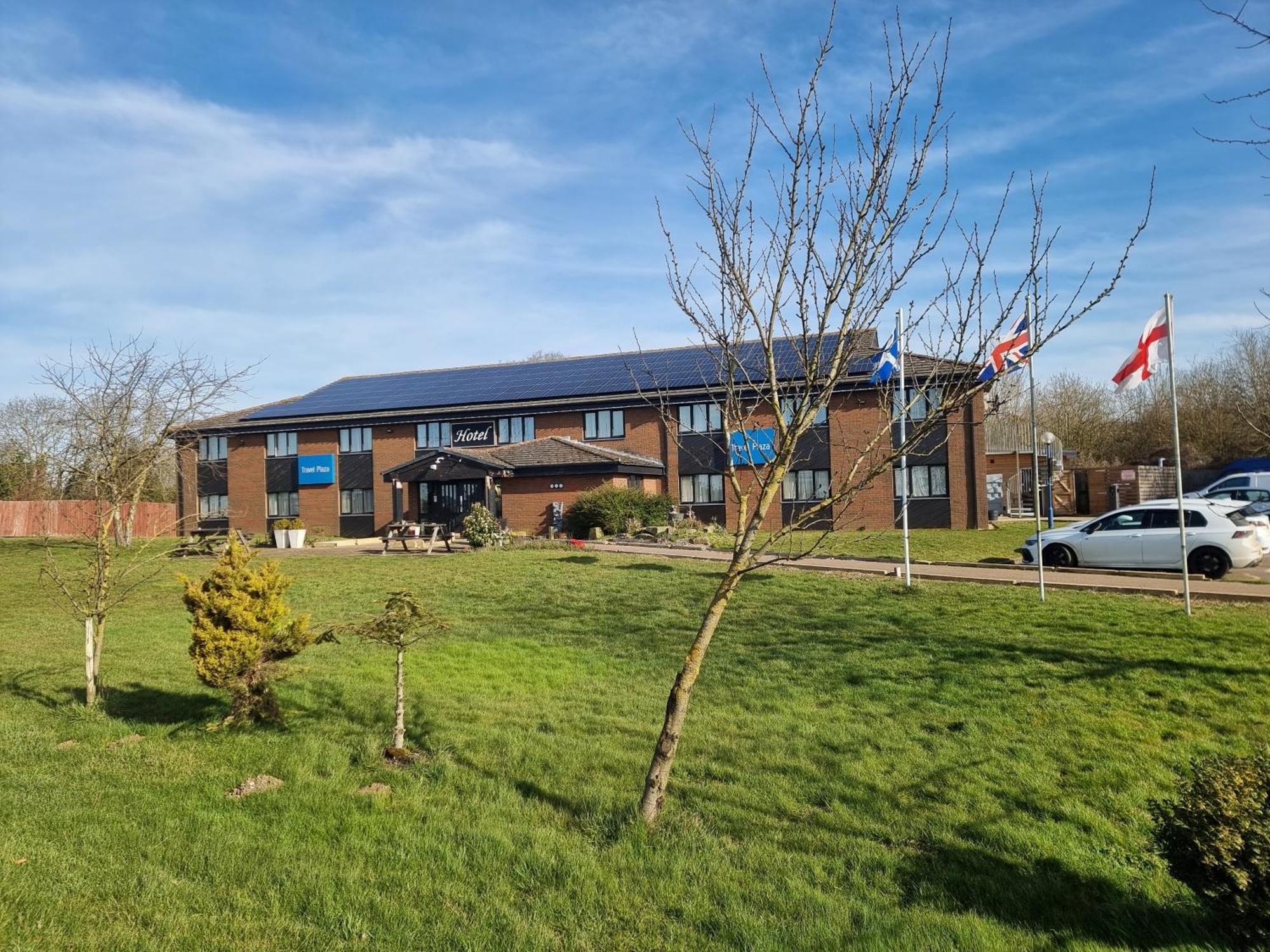 Travel Plaza Hotel Desborough Exterior foto